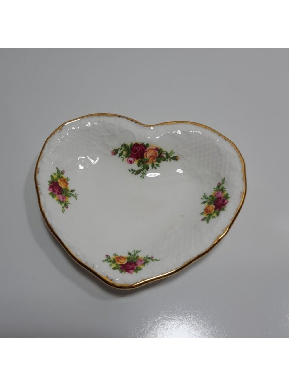 Royal Albert Old Country Roses Heart Trinket Plate Bone China Floral Design